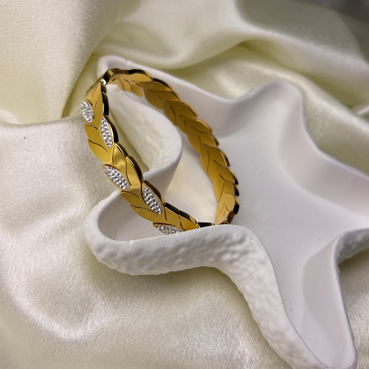 Dimond Leaf Bangle – Kada