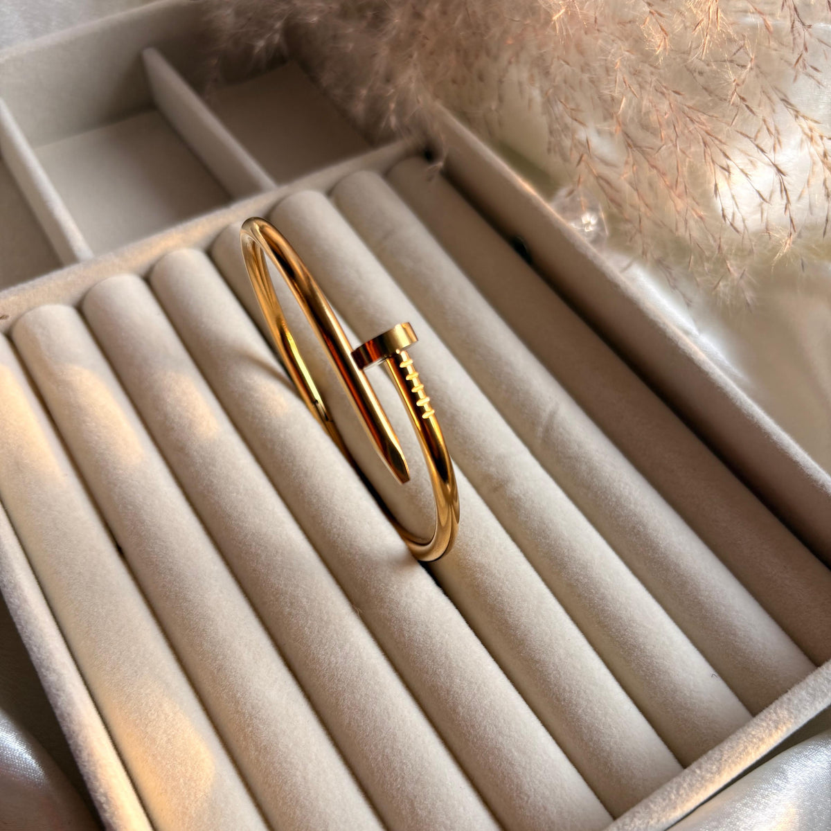 Nail kadha (Bangle Bracelet)