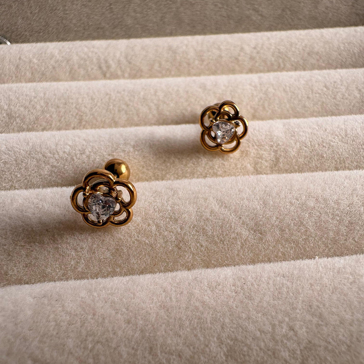 Small Flower Ball Back Studs