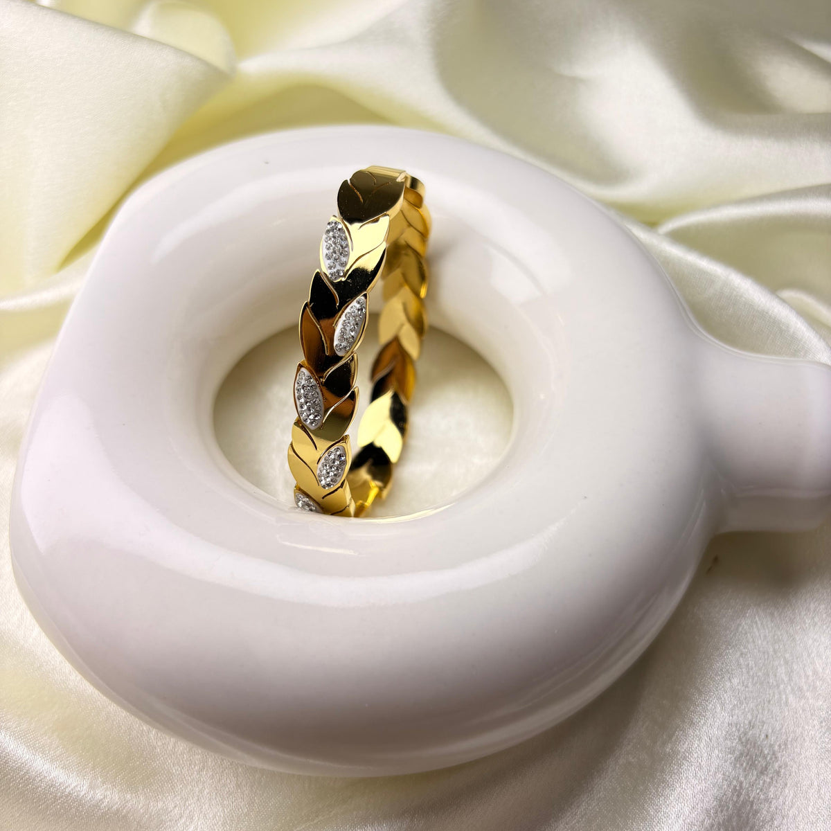 Dimond Leaf Bangle – Kada